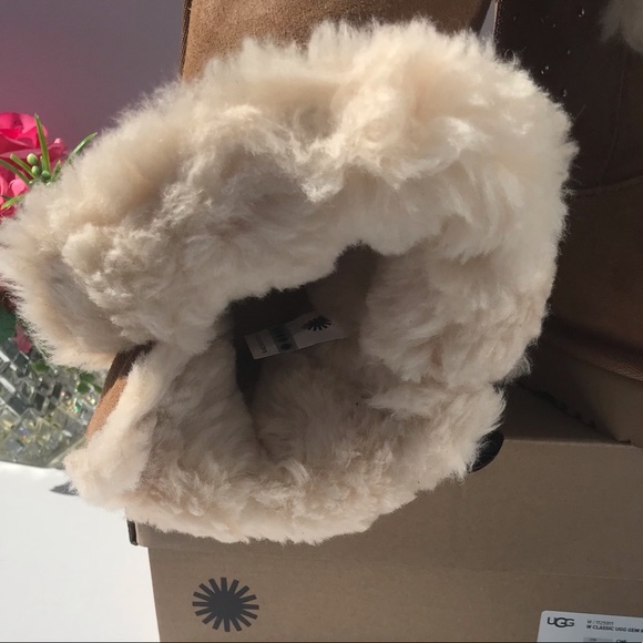 UGG Classic UGG Gem Mini Boot - Picture 10 of 10